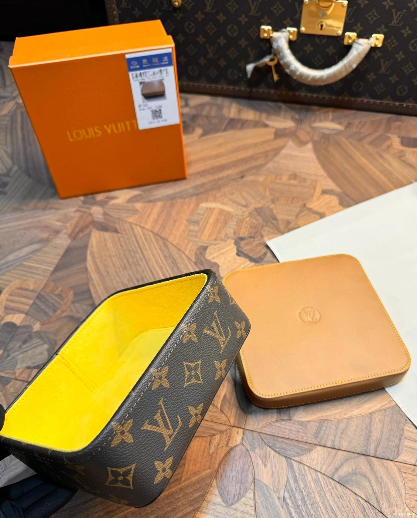 JEWELRY YELLOW LV CUSTOM SQUARE BOX 0709